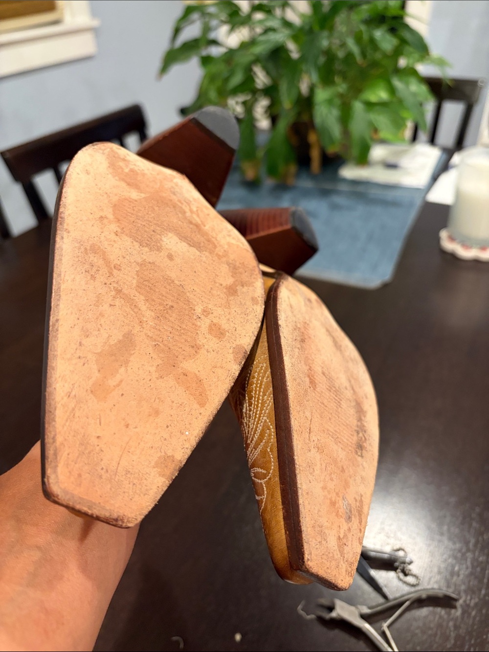 Charlie 1 HORSE Western-Style Leather Mules in Tan with Embroidered Detail - Picture 7 of 9